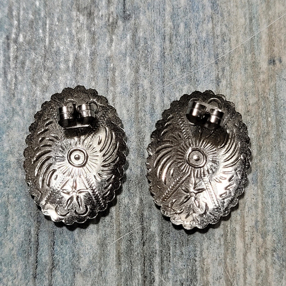 Concho Stud Earrings. - Picture 8 of 8